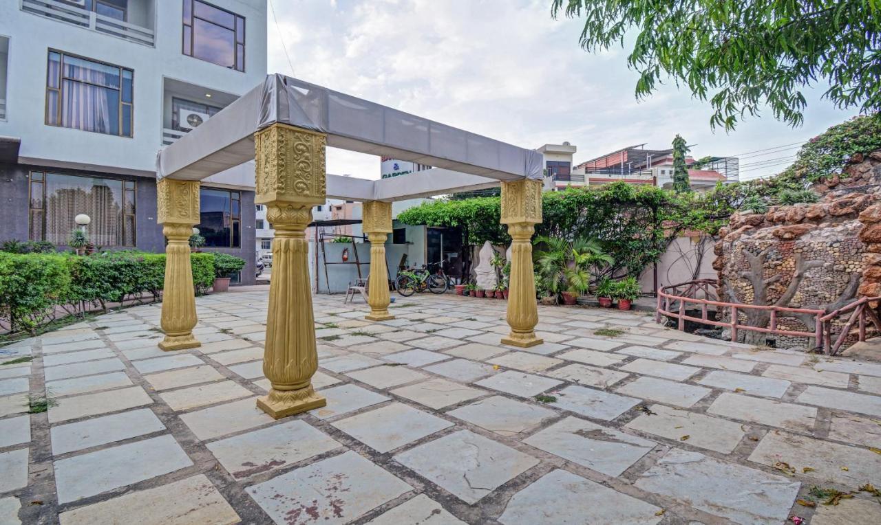 Hotel Treebo New Rockwell Vivek Vihar 3*