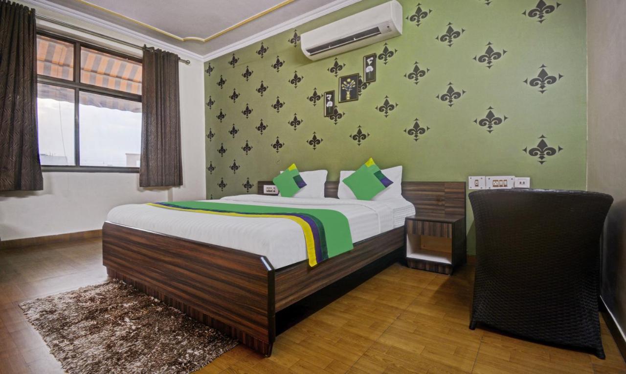 Hotel Treebo New Rockwell Vivek Vihar
