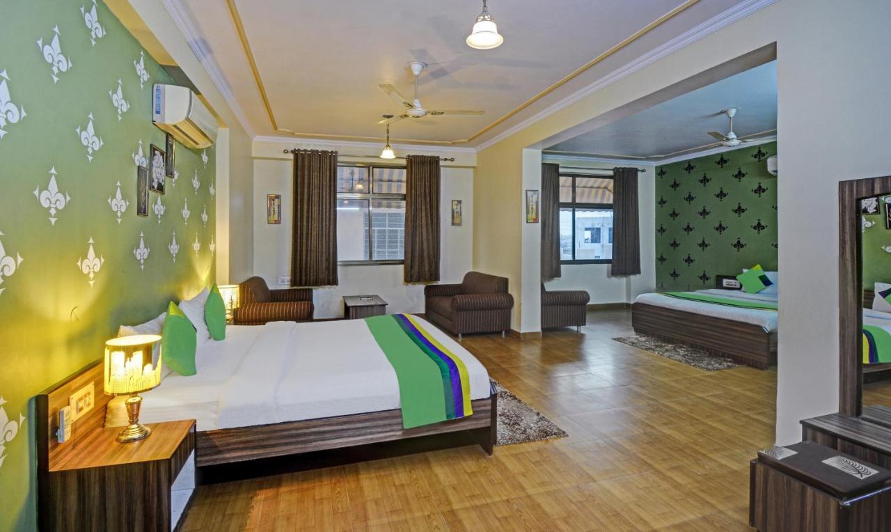 Treebo New Rockwell Vivek Vihar Hotel 3*