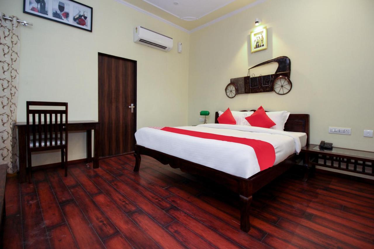Hotel Oyo 17070 Vrindavan Jaipur