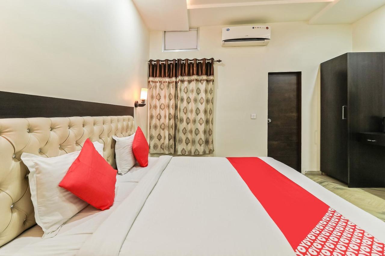 Hotel Collection O 35762 Season 4 Jaipur