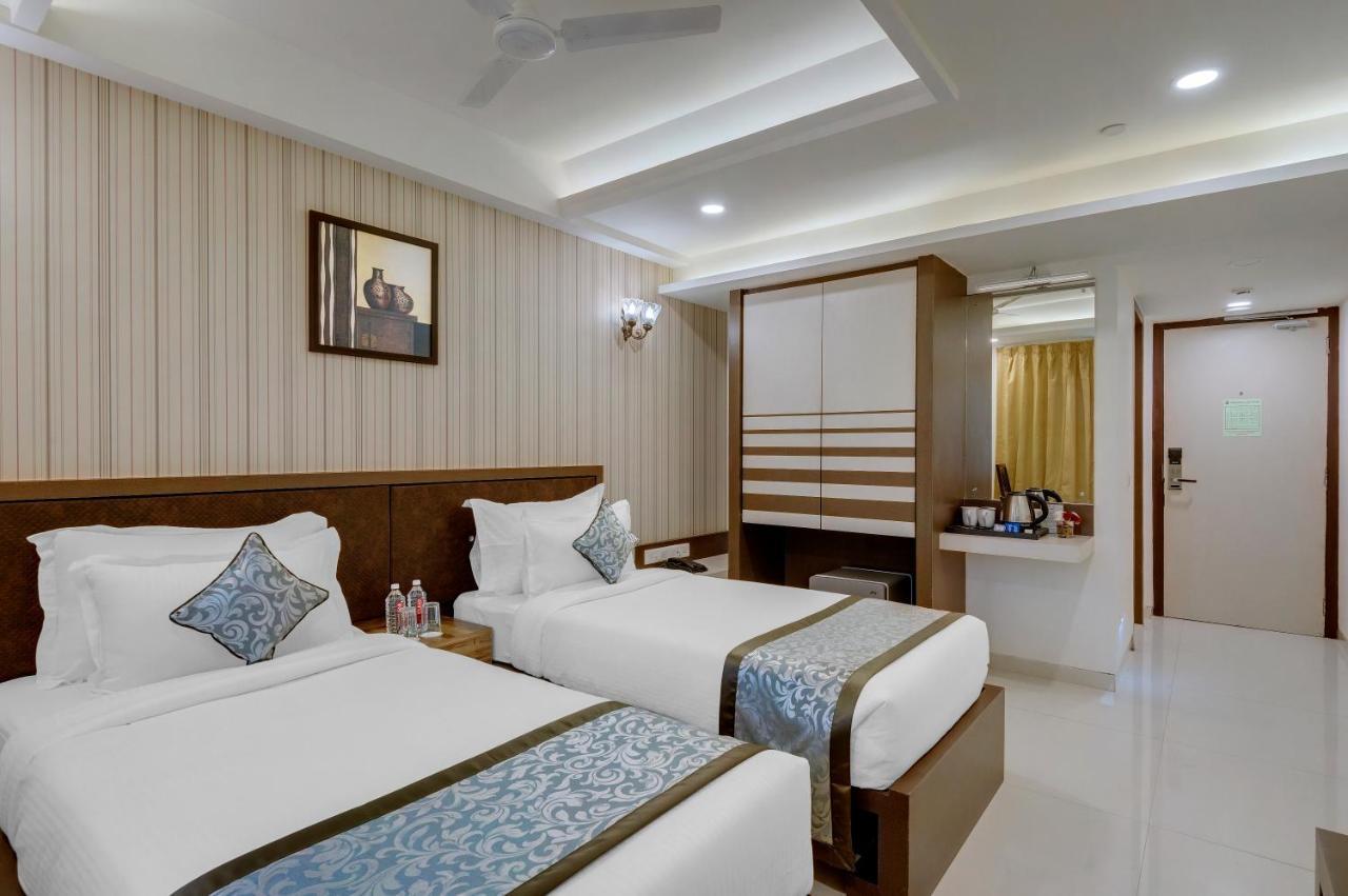 Click Collection Jaipur, Sindhi Camp Hotel Jaipur
