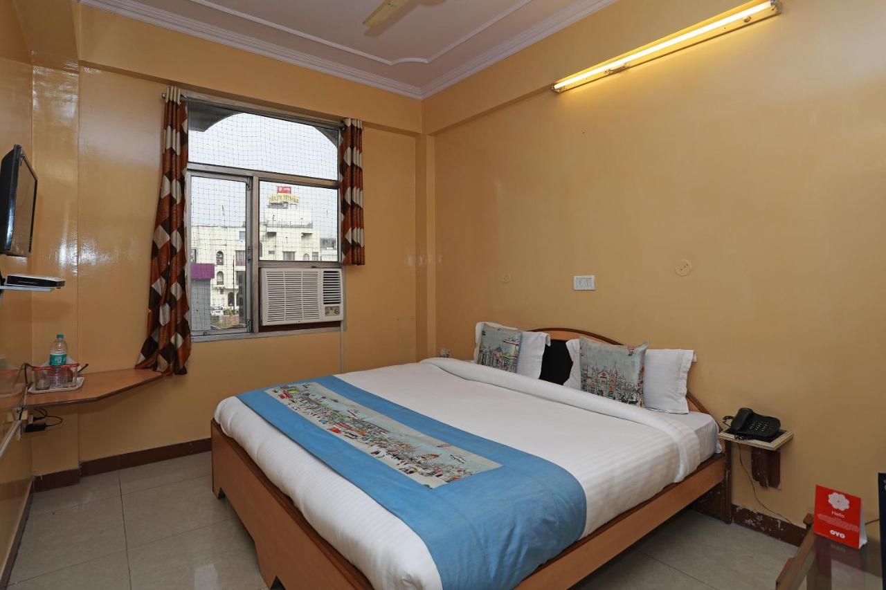 Flagship 10282 Rishi Hotel