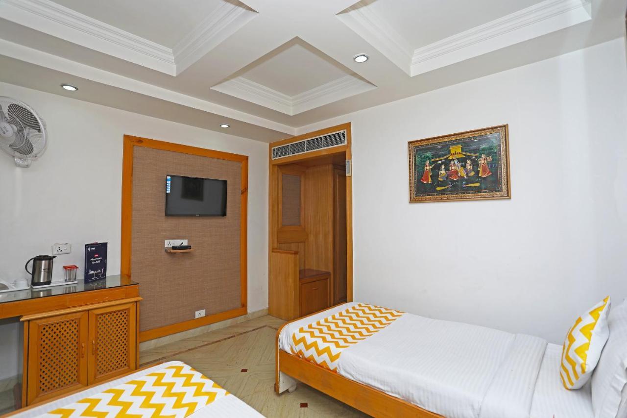 Hotel Oyo 5166 Crystal 3*