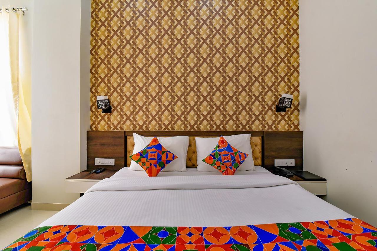 Fabhotel Prime Indra Palace 3*
