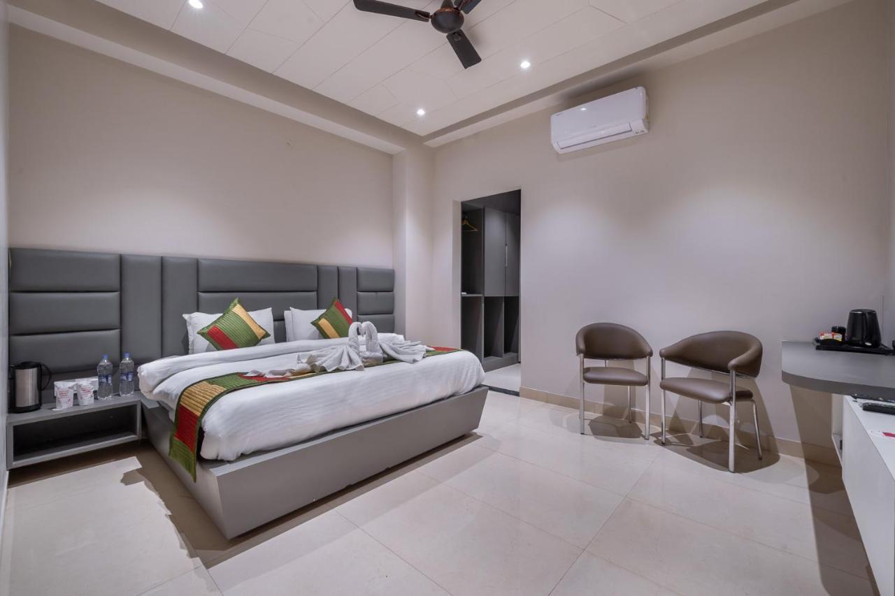 Resort The Florence Jaipur