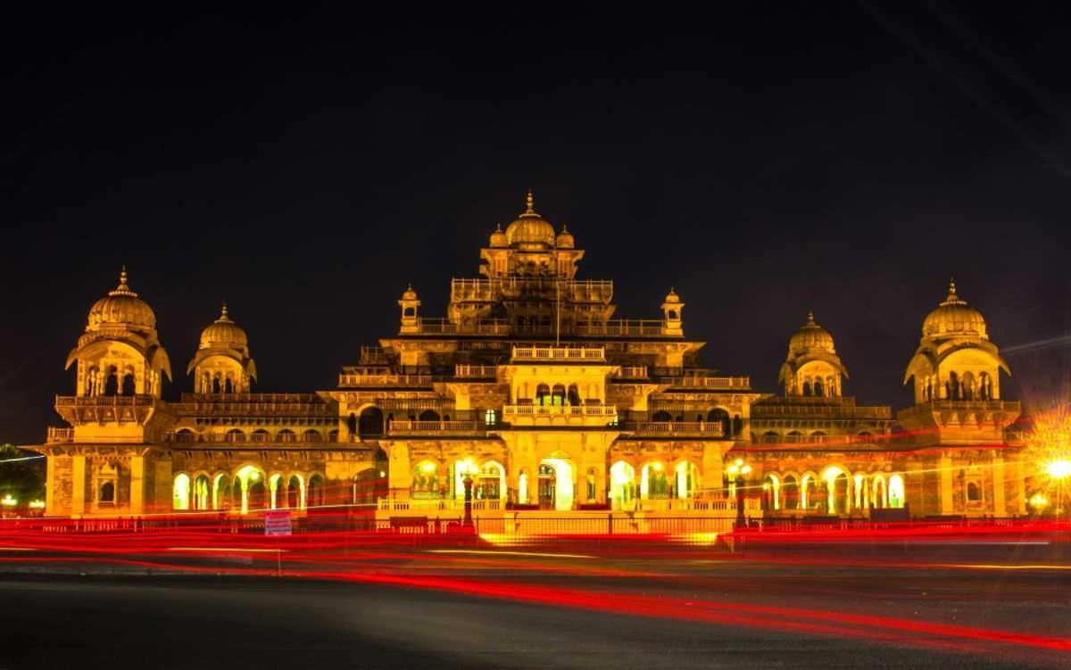 Yes * Jaipur