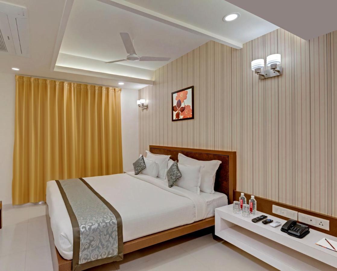 Click Collection Jaipur, Sindhi Camp Hotel 4*