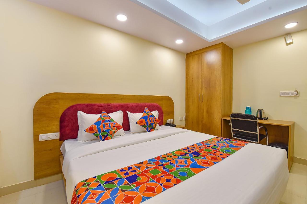 Hotel Fabhotel Pink
