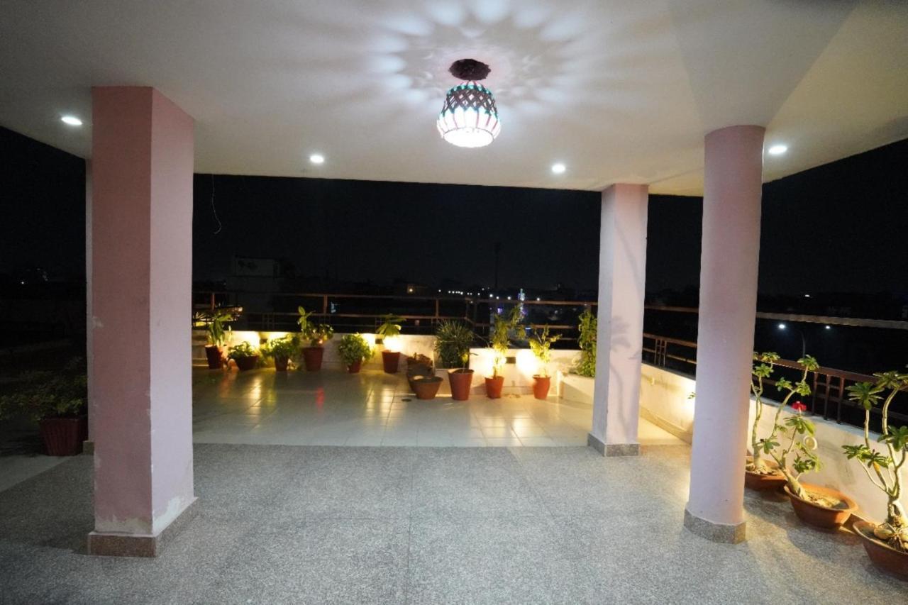 The Omaira Hotel 3*