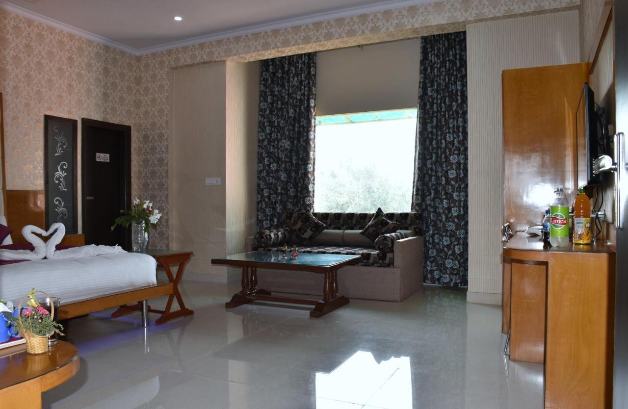 Hotel The Omaira Jaipur