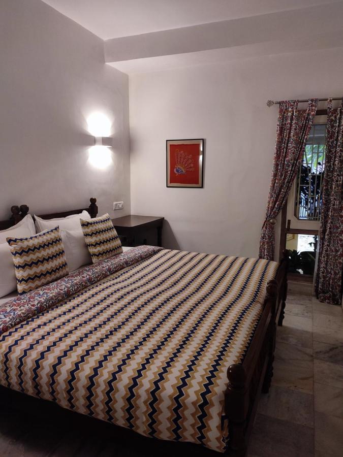 Mukam, Boutique