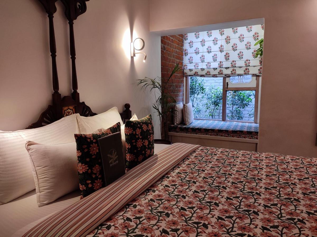Mukam, Boutique 3*