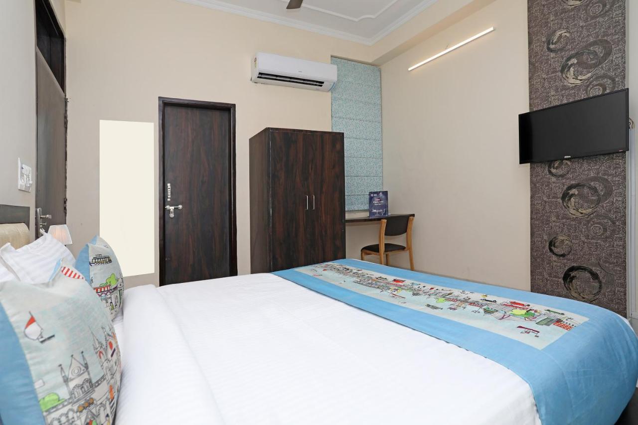 Mock Orange Hotel 3*
