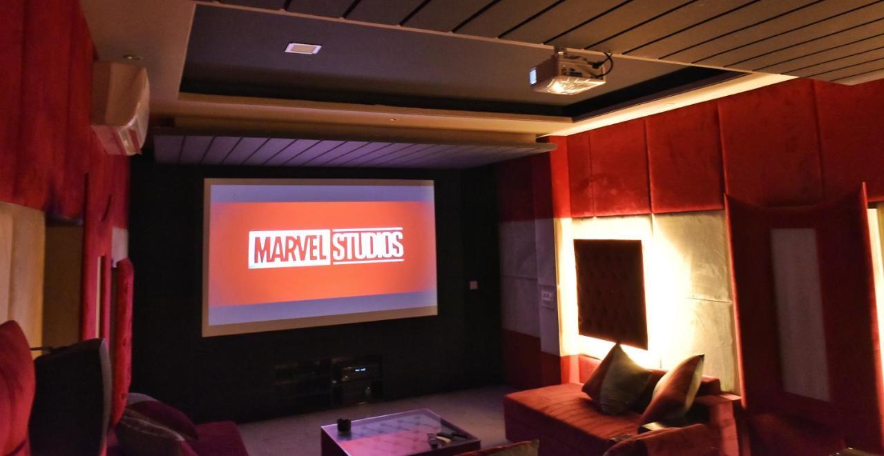 Miami - Luxury With Theater & Pool Jaipur