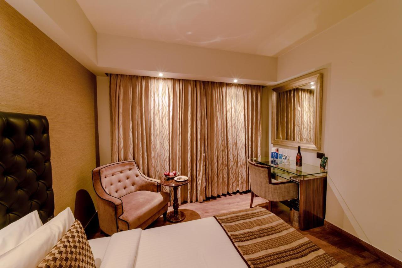 Hotel Sarovar Portico