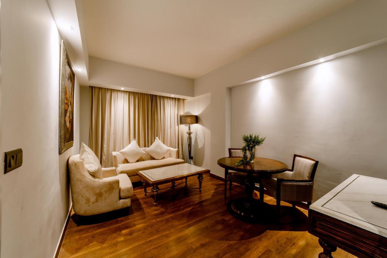 Sarovar Portico Hotel 4*