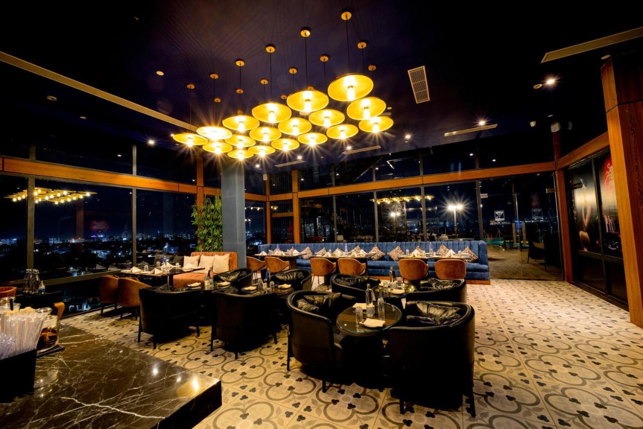 Sarovar Portico 4*