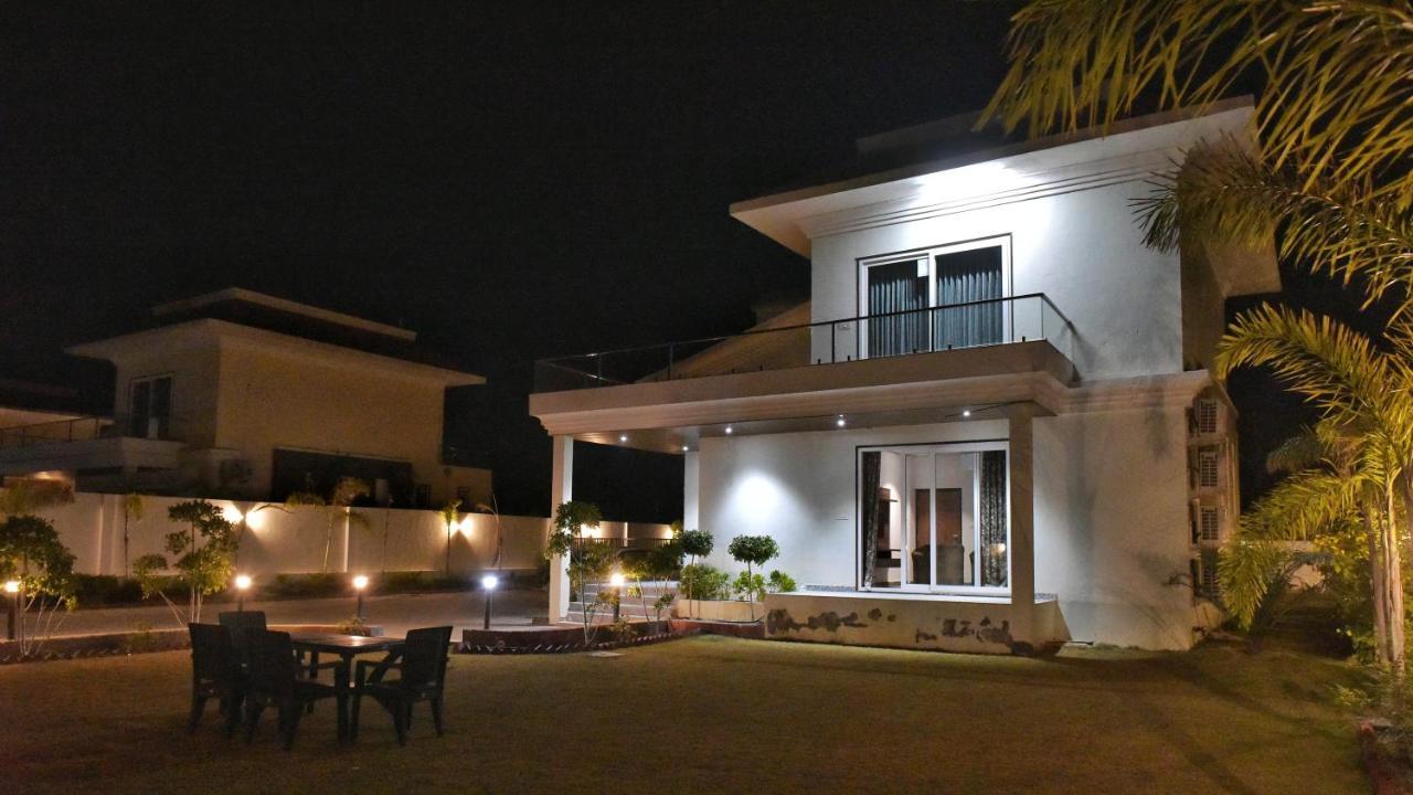 Miami - Luxury With Theater & Pool Villa *