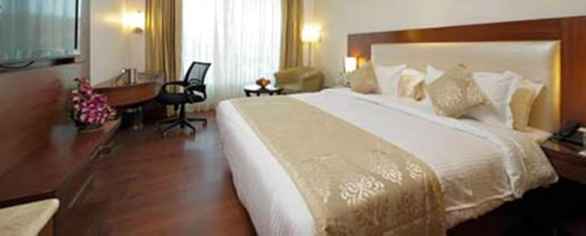 Regenta Jal Mahal, 4*
