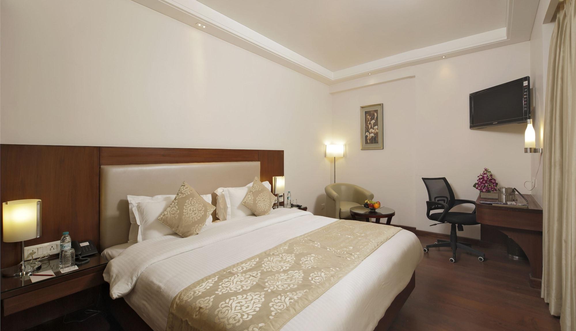 Regenta Jal Mahal, Hotel 4*