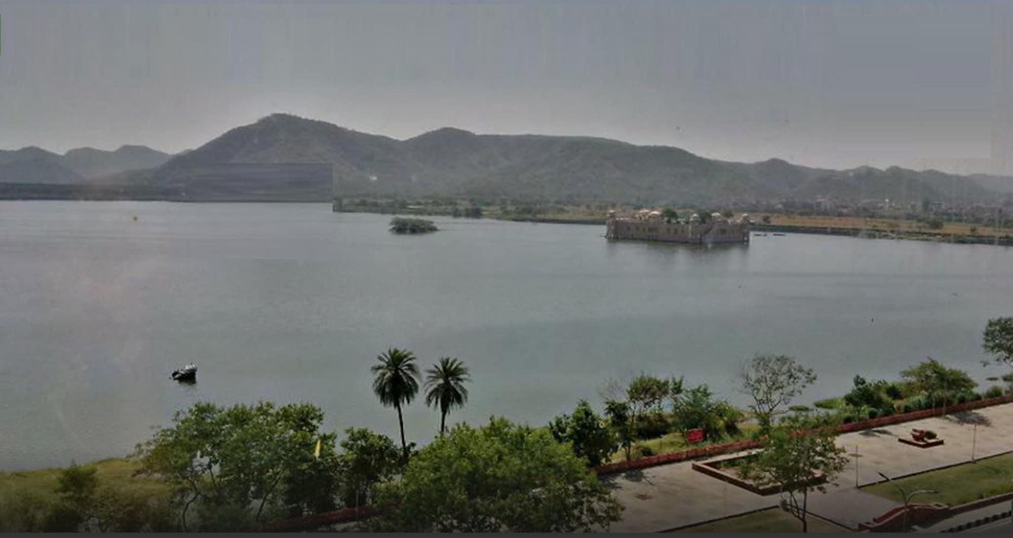 Hotel Regenta Jal Mahal, Jaipur