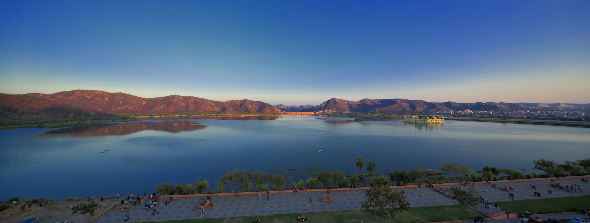 Hotel Regenta Jal Mahal, Jaipur