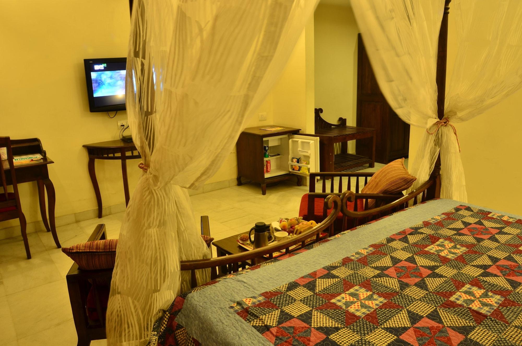 H R Palace 3*