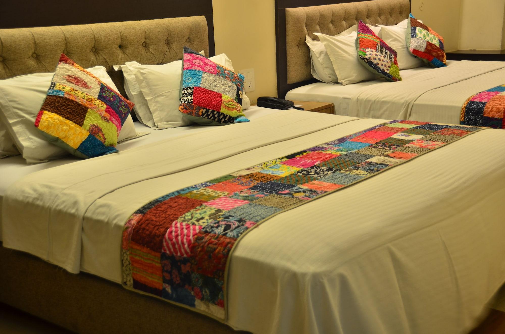 Hotel H R Palace Jaipur