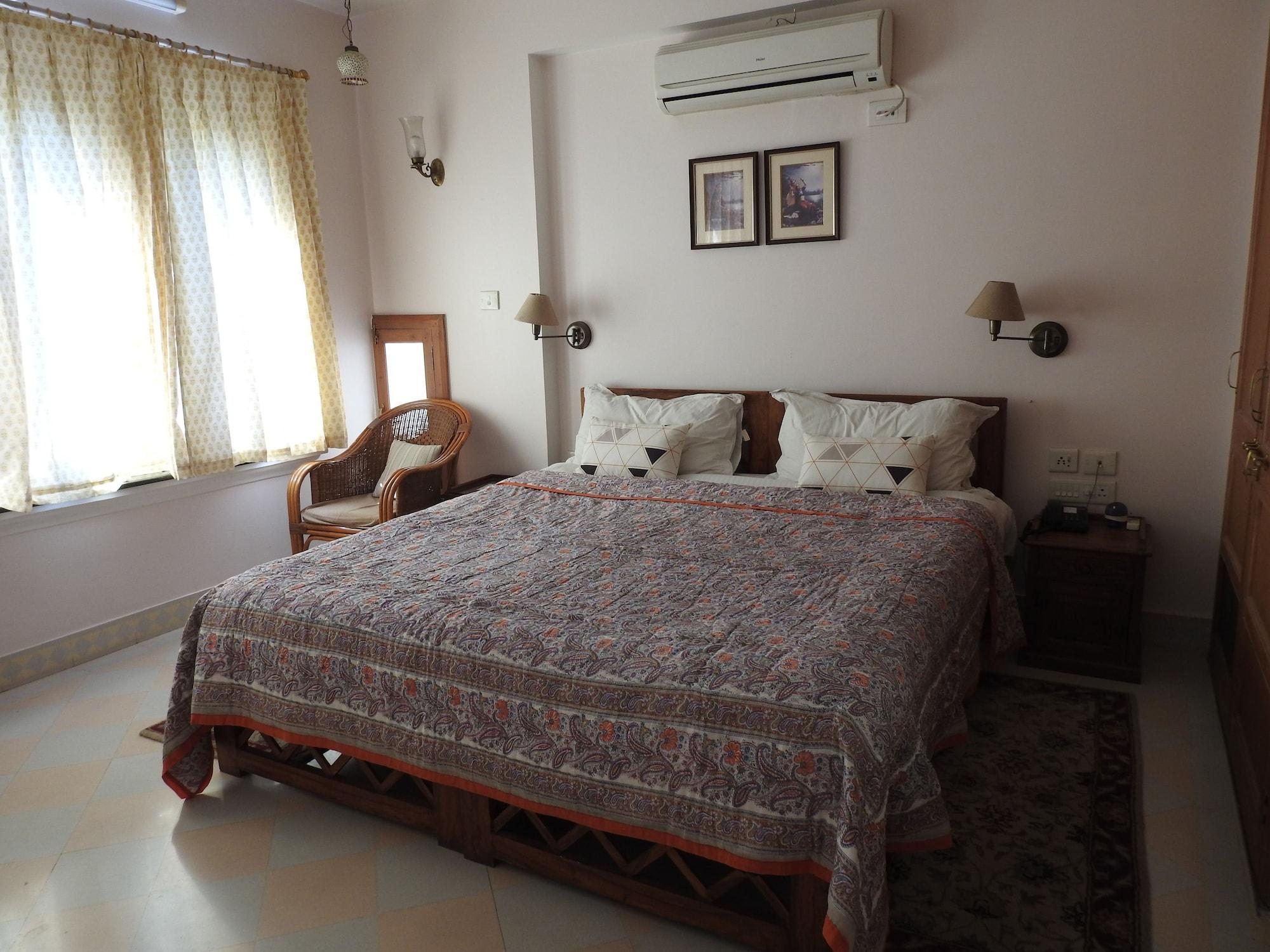Om Niwas Hotel