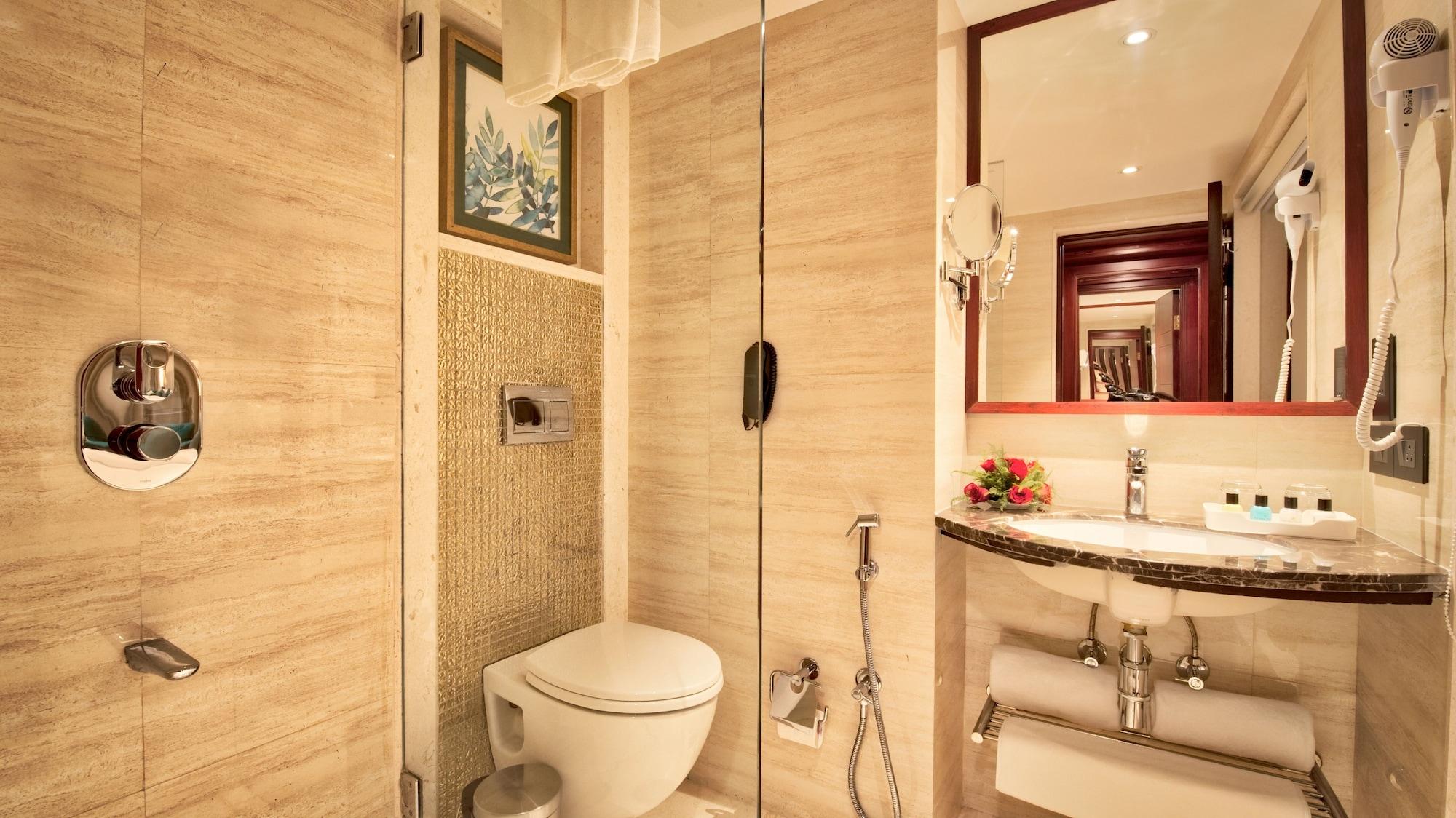 Hotel Golden Tulip Essential 4*