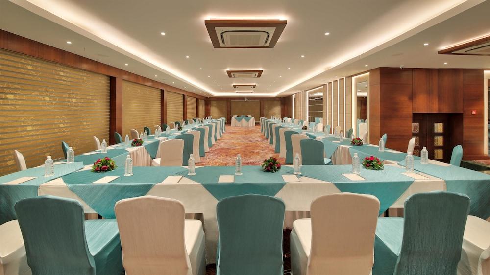 Hotel Golden Tulip Essential Jaipur