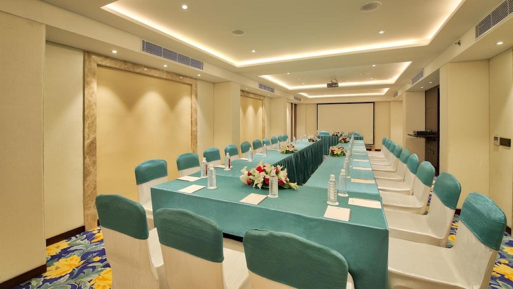 Golden Tulip Essential Hotel