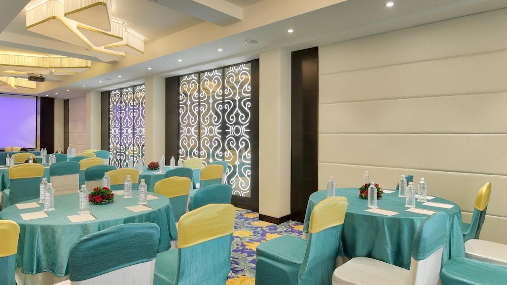 Hotel Golden Tulip Essential Jaipur
