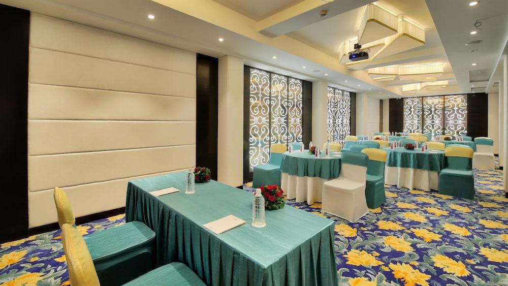 Golden Tulip Essential Hotel 4*