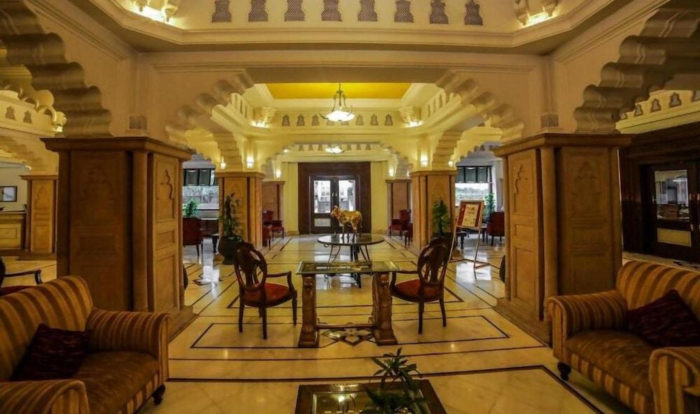 Hotel V Sarovar Portico Mi Road Jaipur