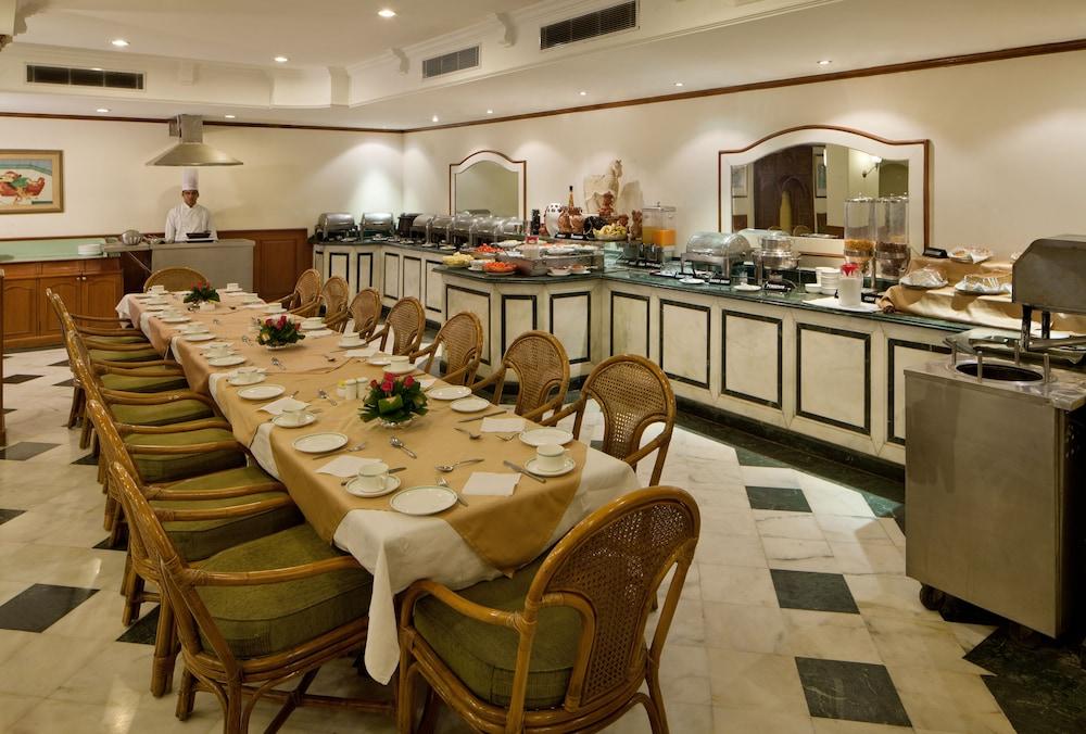 V Sarovar Portico Mi Road 4* Jaipur