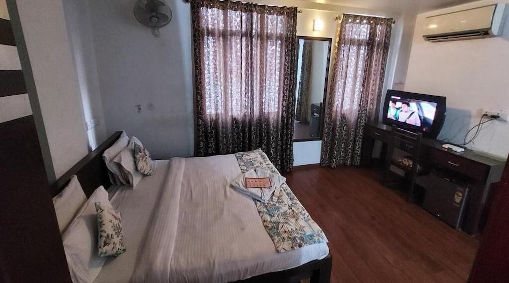 Rnb Center Hotel 3*
