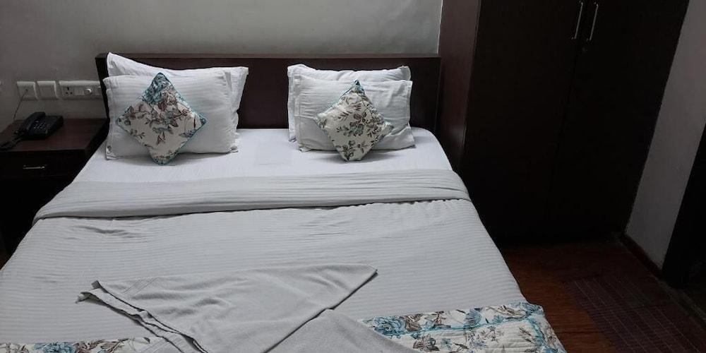 Hotel Rnb Center 3*