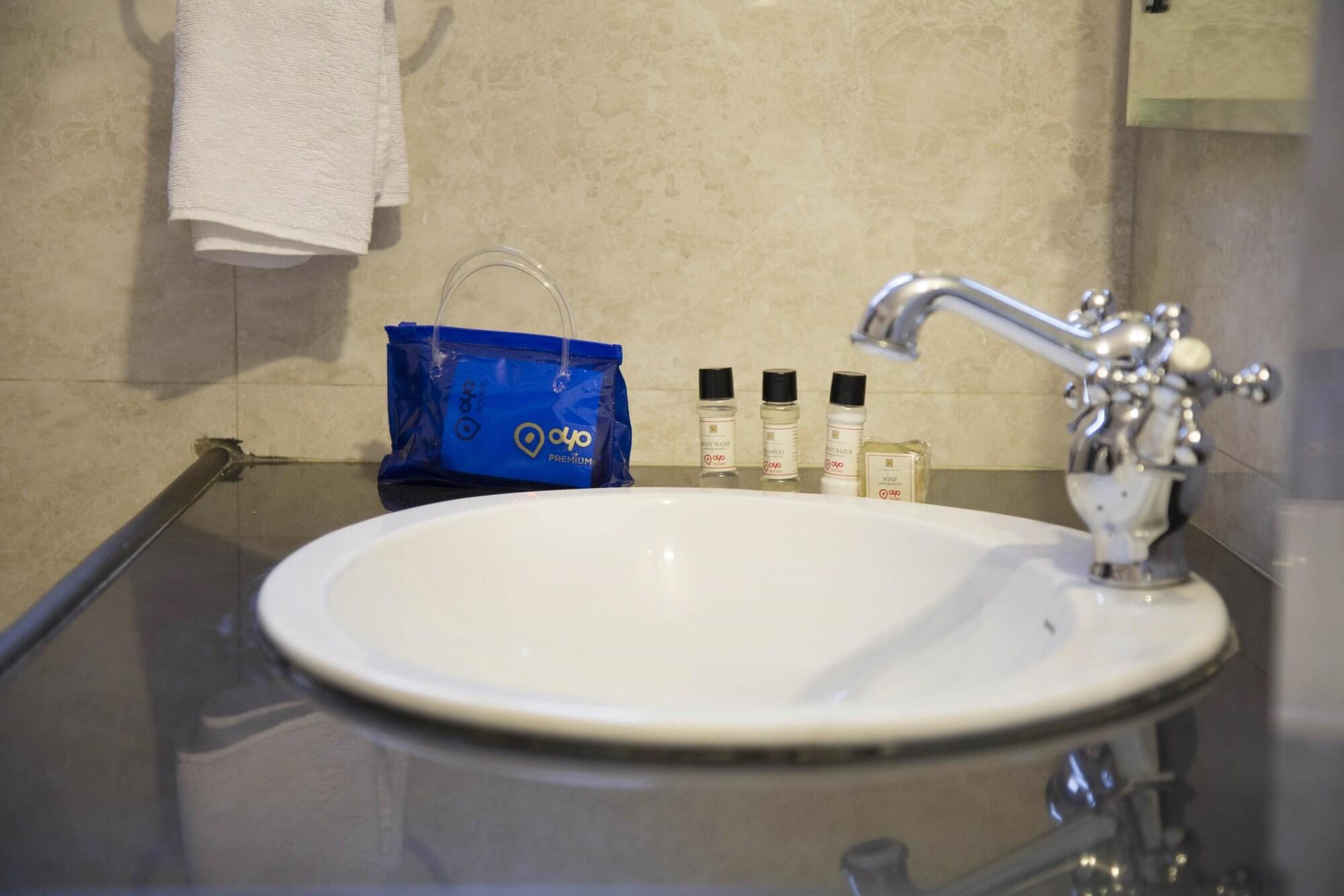 Oyo 1152 Sodala Hotel 3*