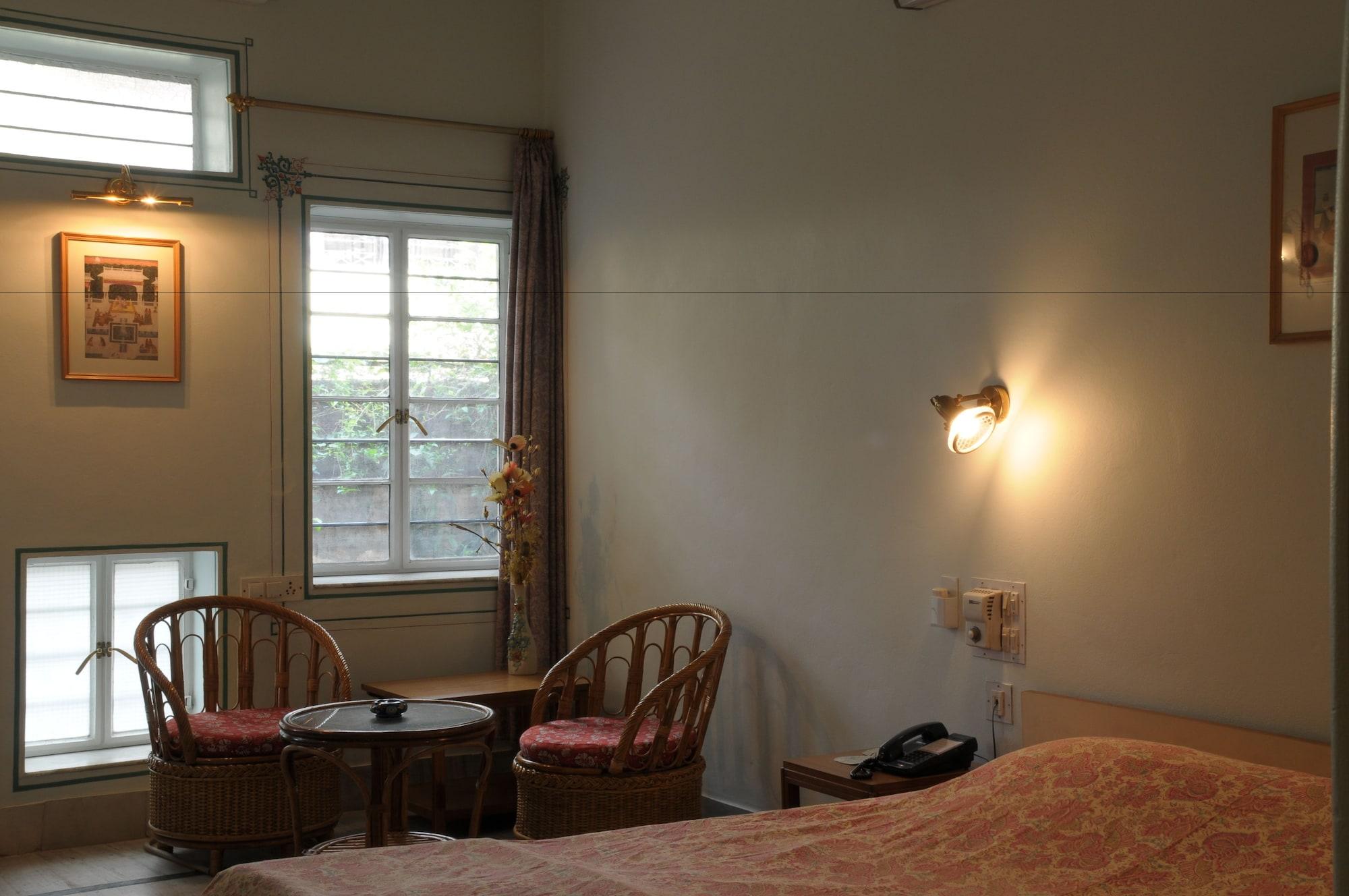 Hotel Tara Niwas 3*