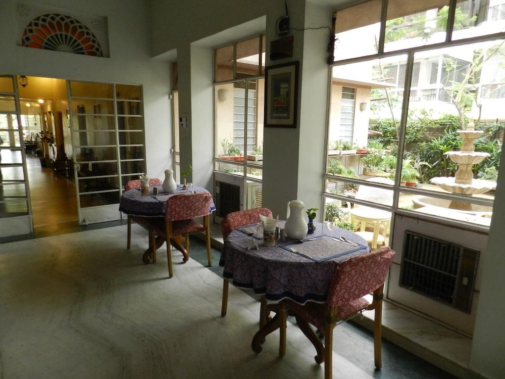 Hotel Tara Niwas 3*