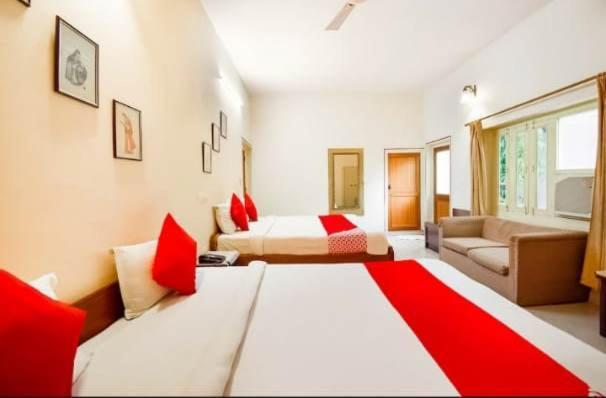 Singhasan House Guest house *