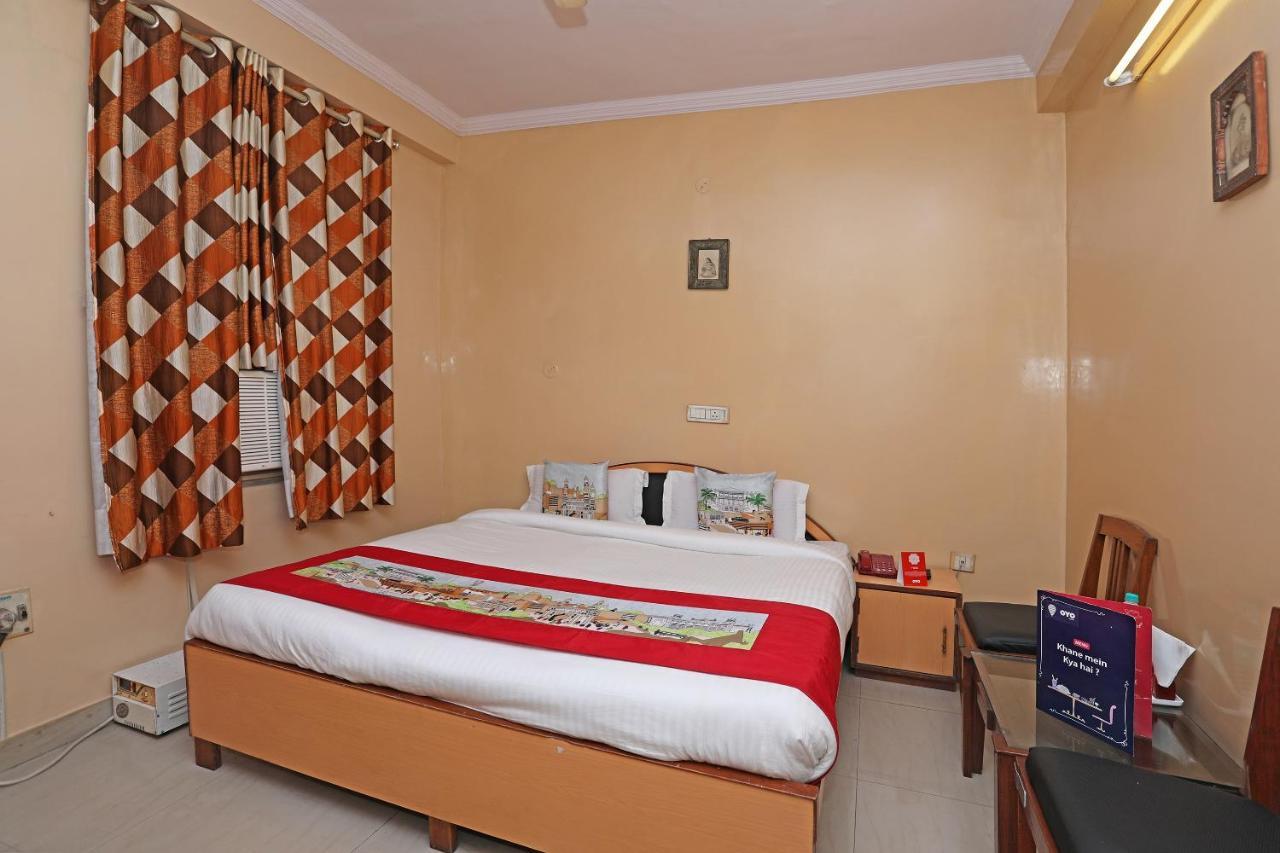 Flagship 10282 Rishi Hotel