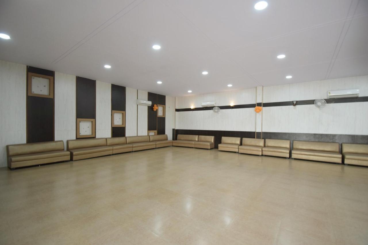 Hotel Oyo 23196 Yash Meridion Jaipur