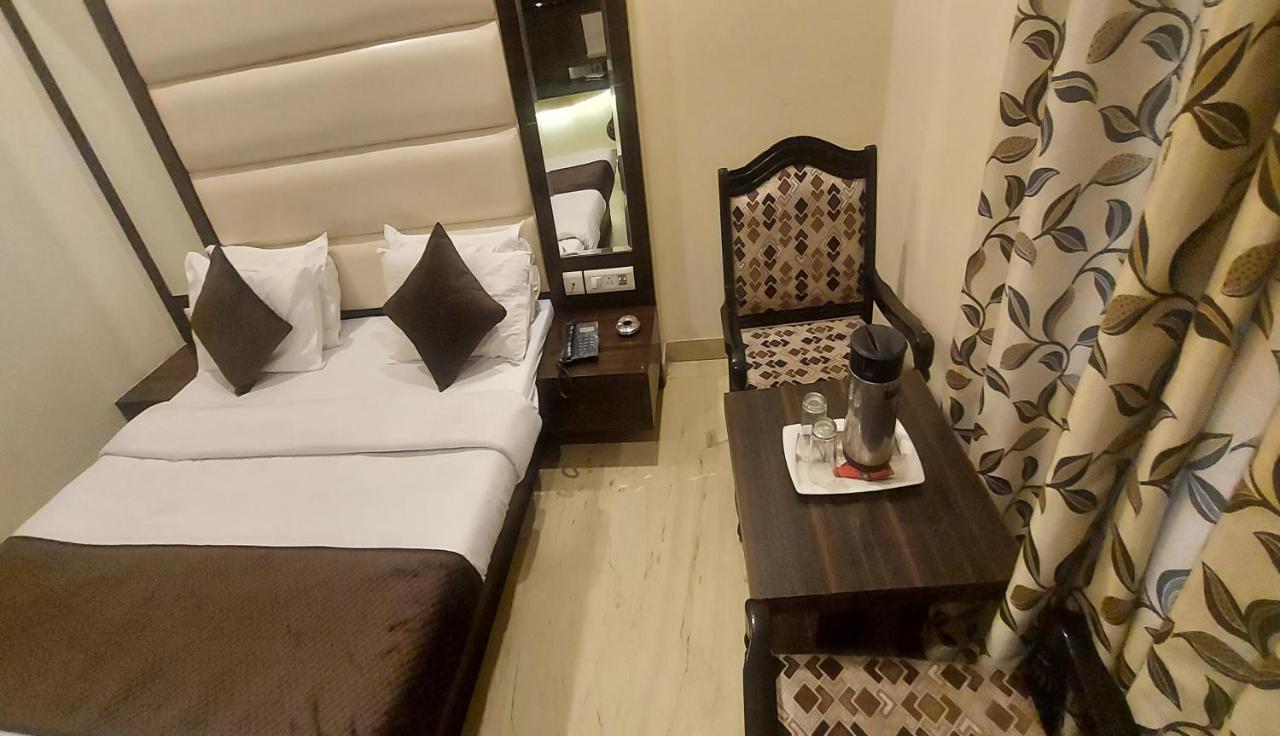 Goyal Palace Hotel