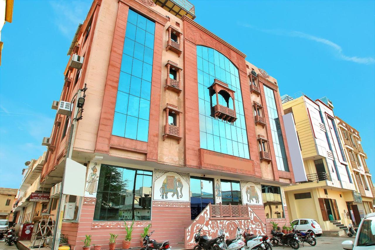 Hotel Oyo 2105 Royal Sheraton Jaipur