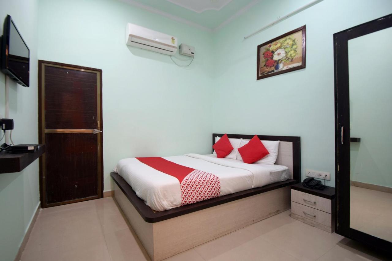 Oyo 23196 Yash Meridion Hotel 3*