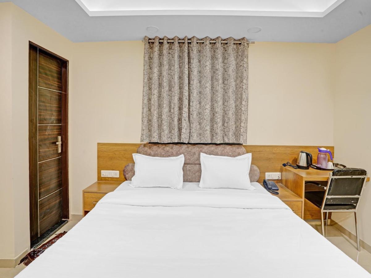 Hotel Townhouse 821 Pinkcity Prime