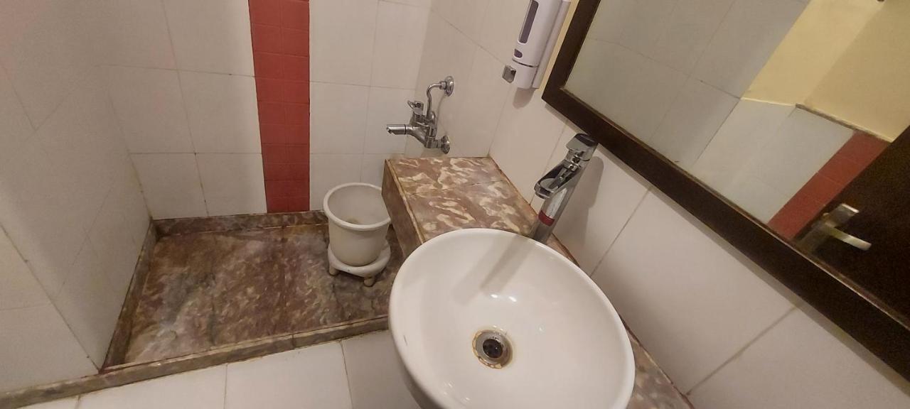Goyal Palace 3*